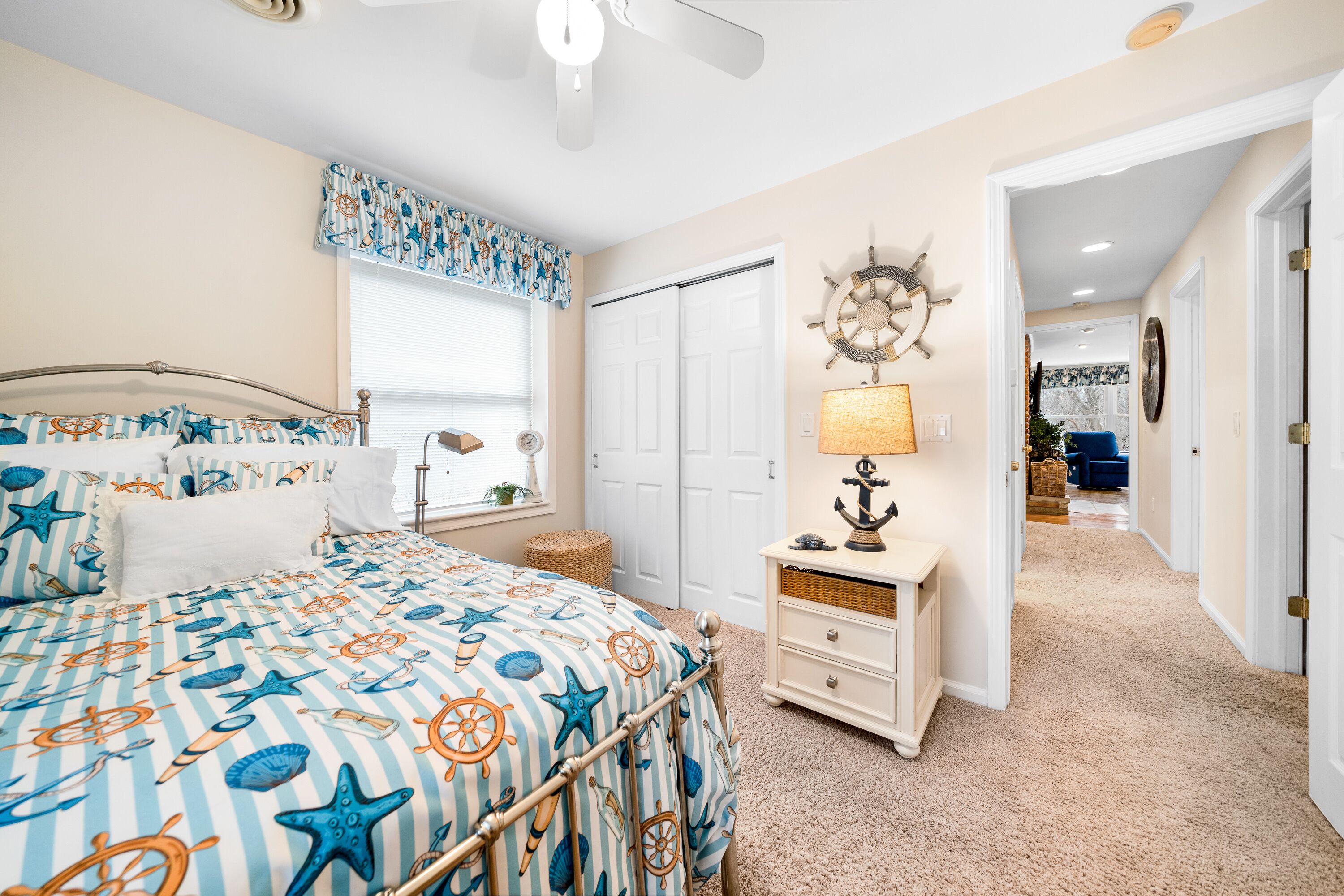 3 bedrooms, desk, iron/ironing board, travel crib