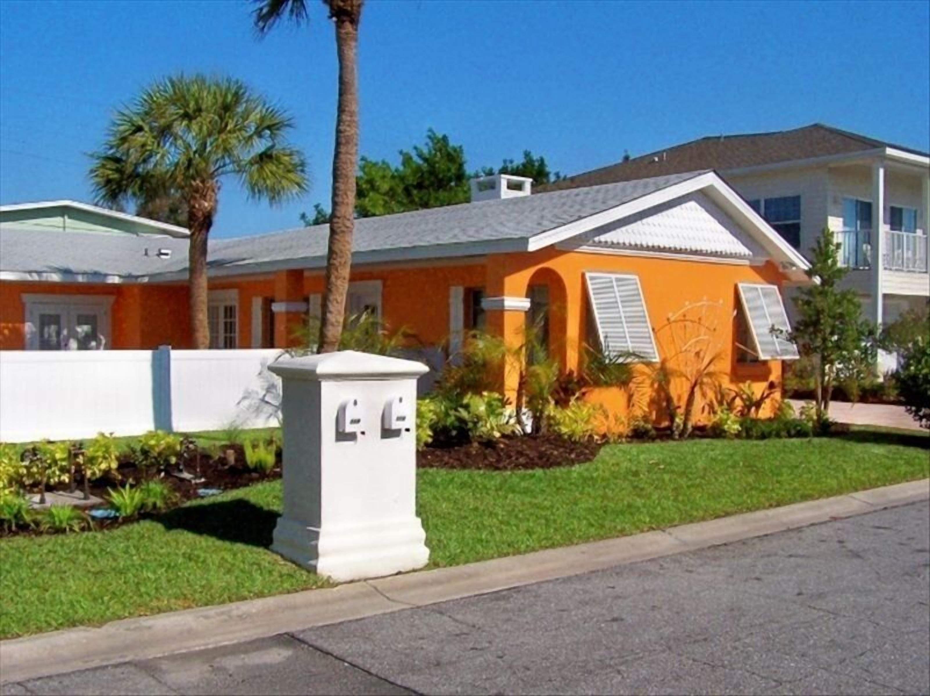 Ground Level Cottage Steps to the Beach – No Streets to Cross - Heated Pool