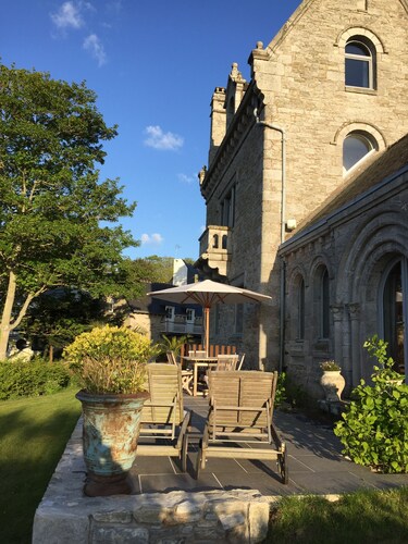 Demeure historique du XIX ième face à la mer en pleine nature, vue magnifique.