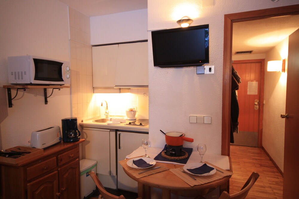 TRUE FOOT OF TRACKS, Charming studio, Baqueira, Val d'Aran of the most