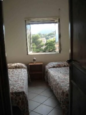 2 bedrooms, free WiFi, bed sheets - Sardinia - Cala Gonone (Nuoro) – Sea & Mountain – 80m Away From The Sea. (Cala Gonone)