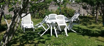 Proche du centre et du port, Maisonnette avec grand jardin privé