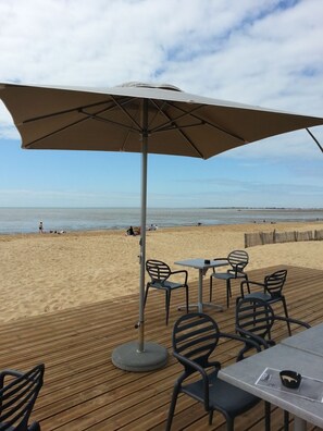 Beach nearby - Maisonette with large garden (La Rochelle)