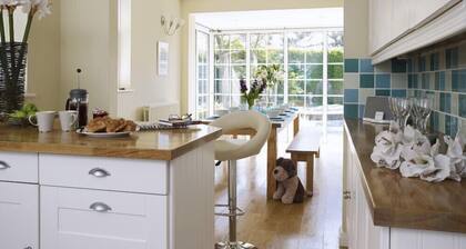 Delightful seaside house with large secluded rear garden sleeps maximum 8 people