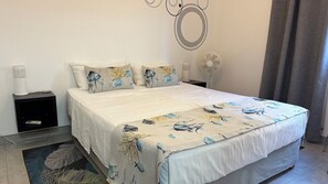 2 slaapkamers, een strijkplank/strijkijzer, wifi, beddengoed