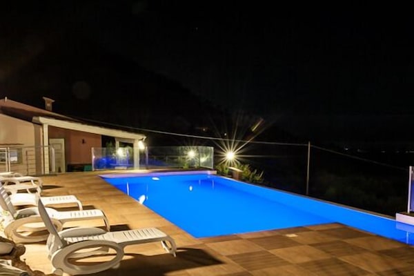 WWW.BAGLIORIDISICILIA.COM IS A SELECTION OF VILLAS WITH PRIVATE POOL!!!