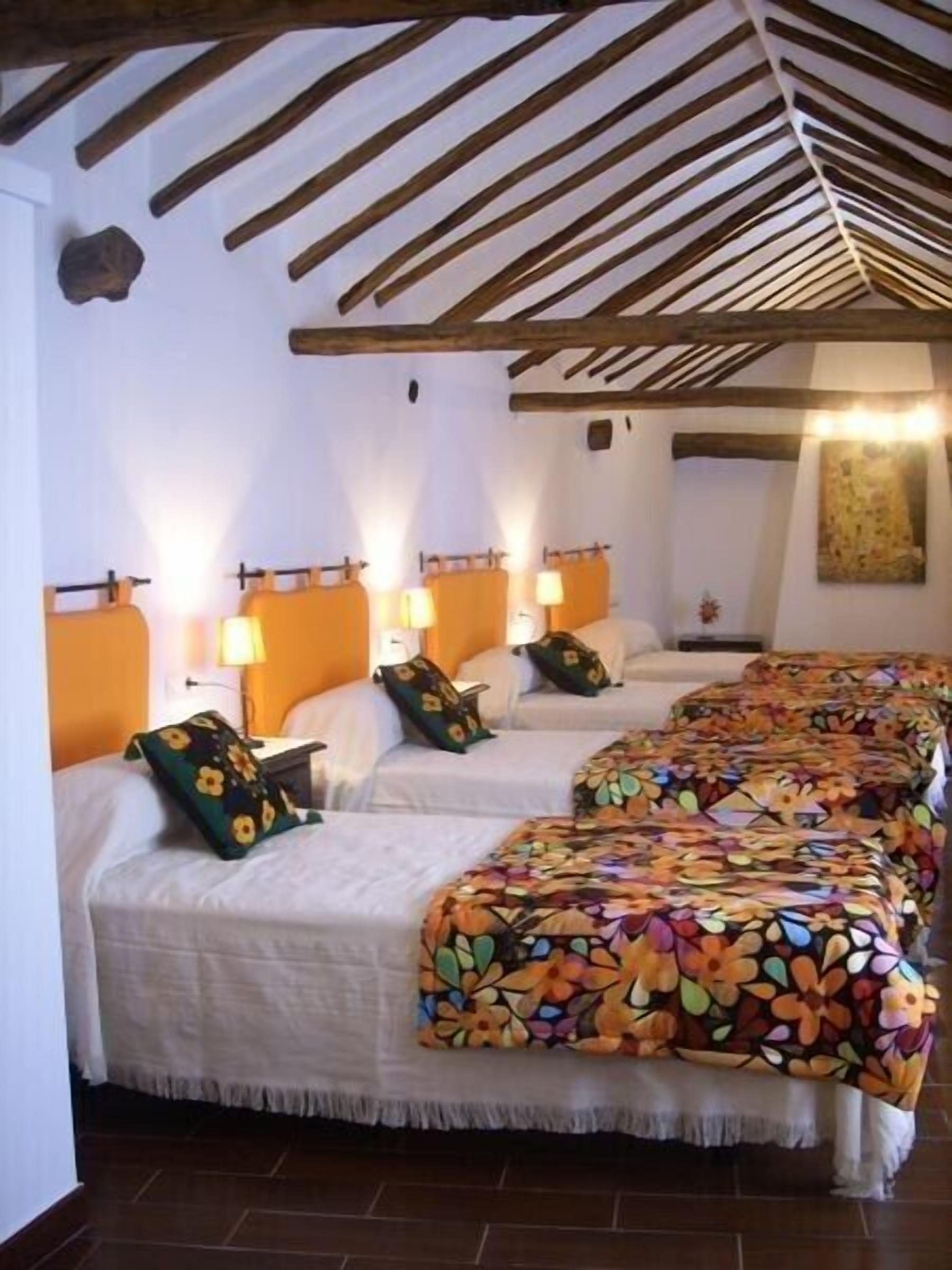 6 Schlafzimmer, schallisolierte Zimmer, Bügeleisen/Bügelbrett, WLAN