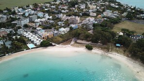 In Strandnähe, Liegestühle, Strandtücher