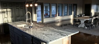 RIATA Del RIO.  Nytt 2019 Feriehus! 5 soverom, 6 bad, soveplass til 26. Fint basseng.