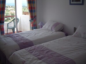 2 bedrooms, iron/ironing board, WiFi, bed sheets - Fantastic Penthouse with Pool, Private Solarium/Terraces! Sea & Mountain Views (Estepona)