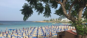 RELAX AT APOLLONOS COURT, KAPPARIS, CYPRUS - (SLEEPS 4) 15 MIN WALK TO BEACH