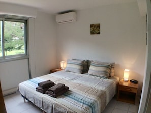 3 bedrooms, desk, iron/ironing board, free WiFi - Air conditioning, welcome pack, 3 bedroom, 2 bathroom, pool, tennis, parking (Antibes)