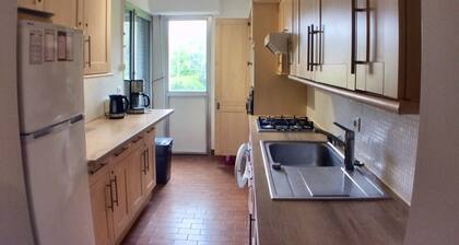 Air conditioning, welcome pack, 3 bedroom, 2 bathroom, pool, tennis, parking