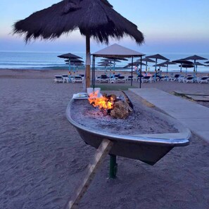 Beach nearby, sun-loungers - Lovely apartment in Alamar with pool, balcony & wi-fi. Short walk to the beach. (La Cala)
