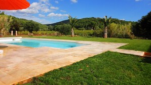 Unclassified image, 4 of 19, button - Beautiful property with swimming pool and exceptional views (Cuers)
