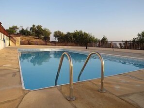 Pool - Luxury Apartment In A Quiet Location With Stunning Views And A Huge Balcony (Peyia)