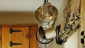 Kaffetrakter/tekoker, kjøleskap, mikrobølgeovn og ovn
