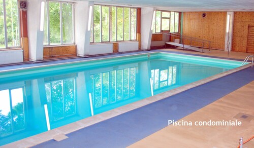 Prato Nevoso -Stylish WOHNUNG 50m von SKI, POOL Terrasse und Garage 