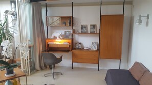 2 Schlafzimmer, Schreibtisch, Bügeleisen/Bügelbrett, WLAN