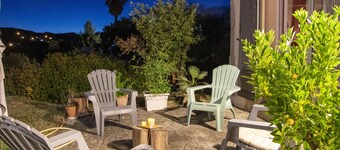 Maison provençale, calme, campagne, avec jardin paysagé.