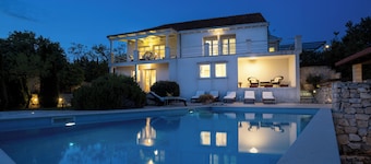 Villa Sun - charming villa, heated pool, full privacy, wedding, near Dubrovnik