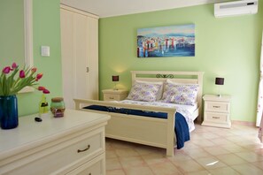 5 室のベッドルーム、アイロン / アイロン台、WiFi (無料)、ベッドシーツ