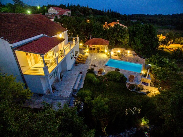 Exterior - Villa Sun - charming villa, heated pool, full privacy, wedding, near Dubrovnik (Cavtat)