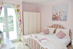 5 bedrooms, iron/ironing board, free WiFi, bed sheets - Villa Sun - charming villa, heated pool, full privacy, wedding, near Dubrovnik (Cavtat)