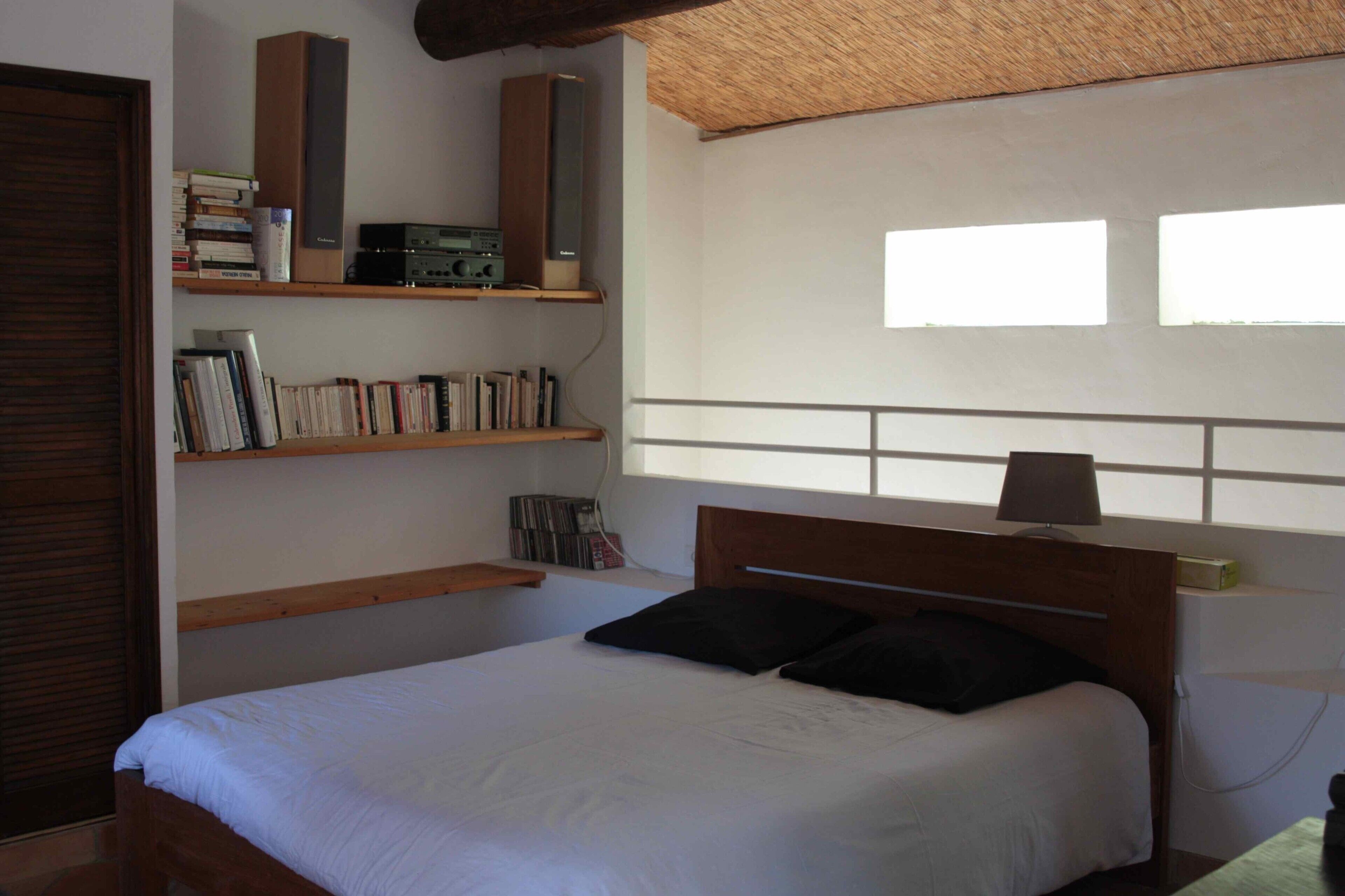 3 slaapkamers, een strijkplank/strijkijzer, wifi, beddengoed