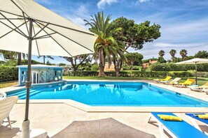 Outdoor pool - 5 bedrooms, private pool, close to amenites, free A/C & wifi (Vilamoura)