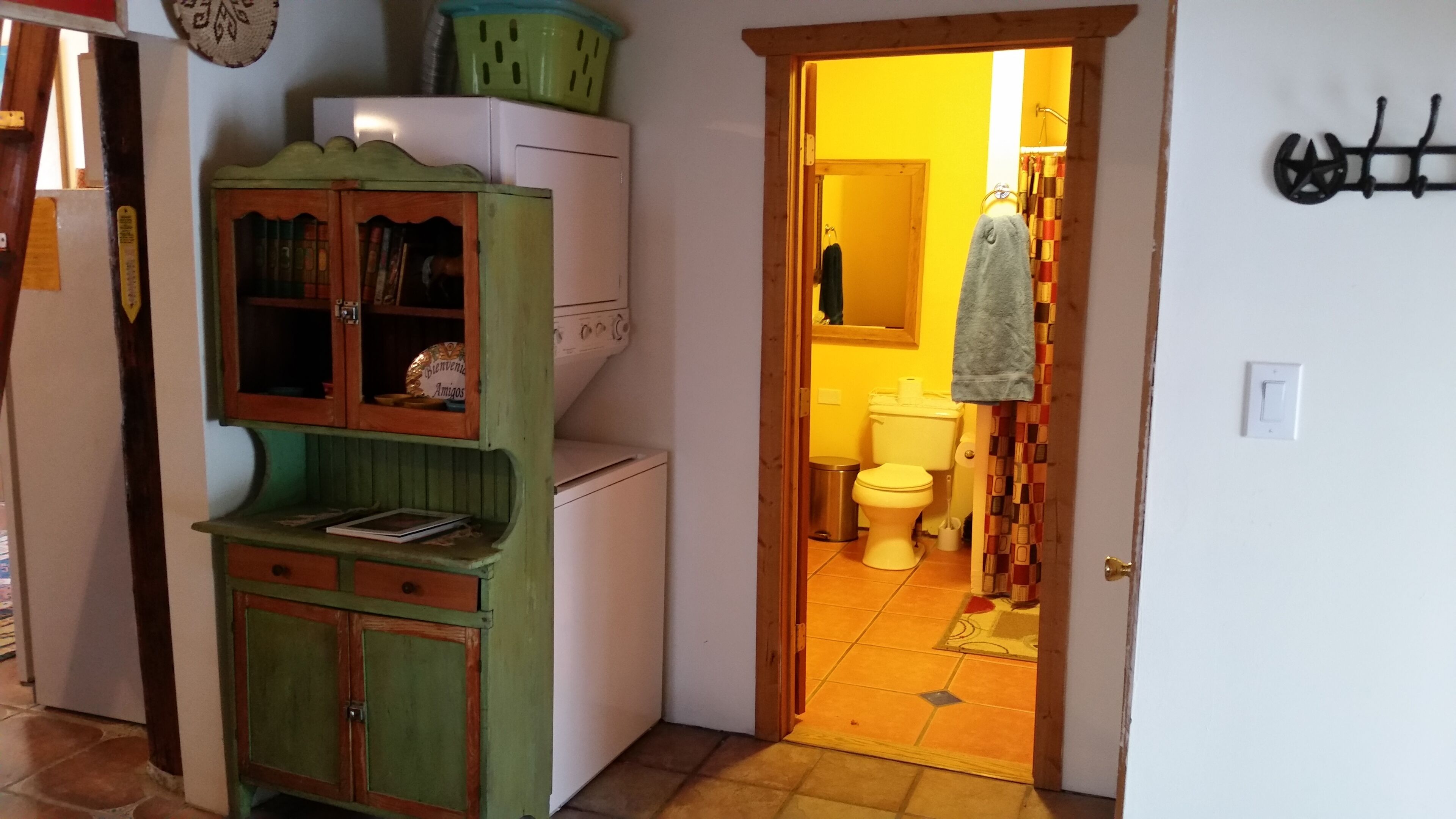 Charming 'Western' Guest House in the Placitas Foothills; Peaceful Yet Close 