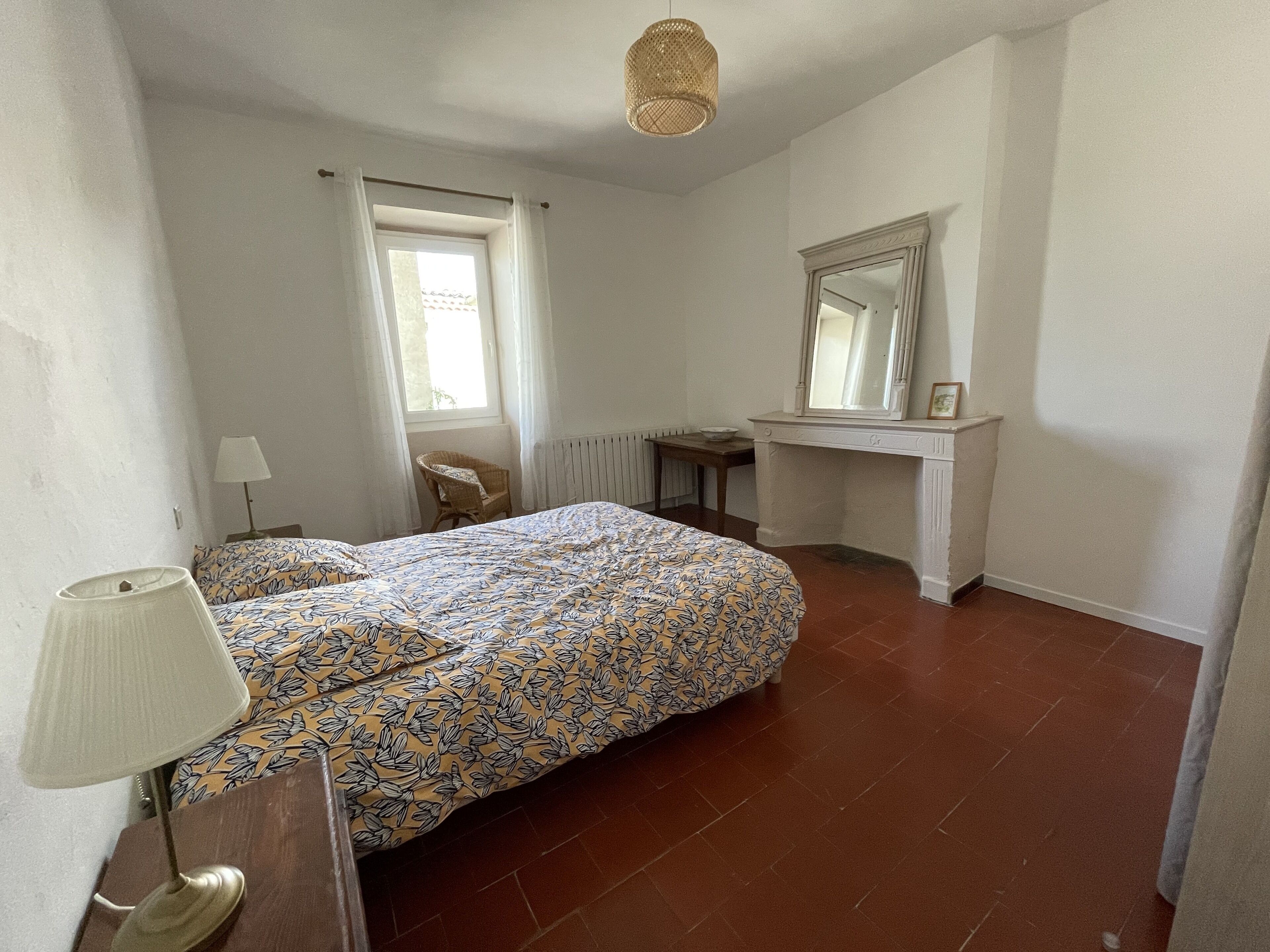 Family house with swimming pool, terrace and balcony