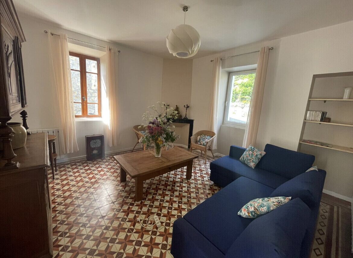 Family house with swimming pool, terrace and balcony