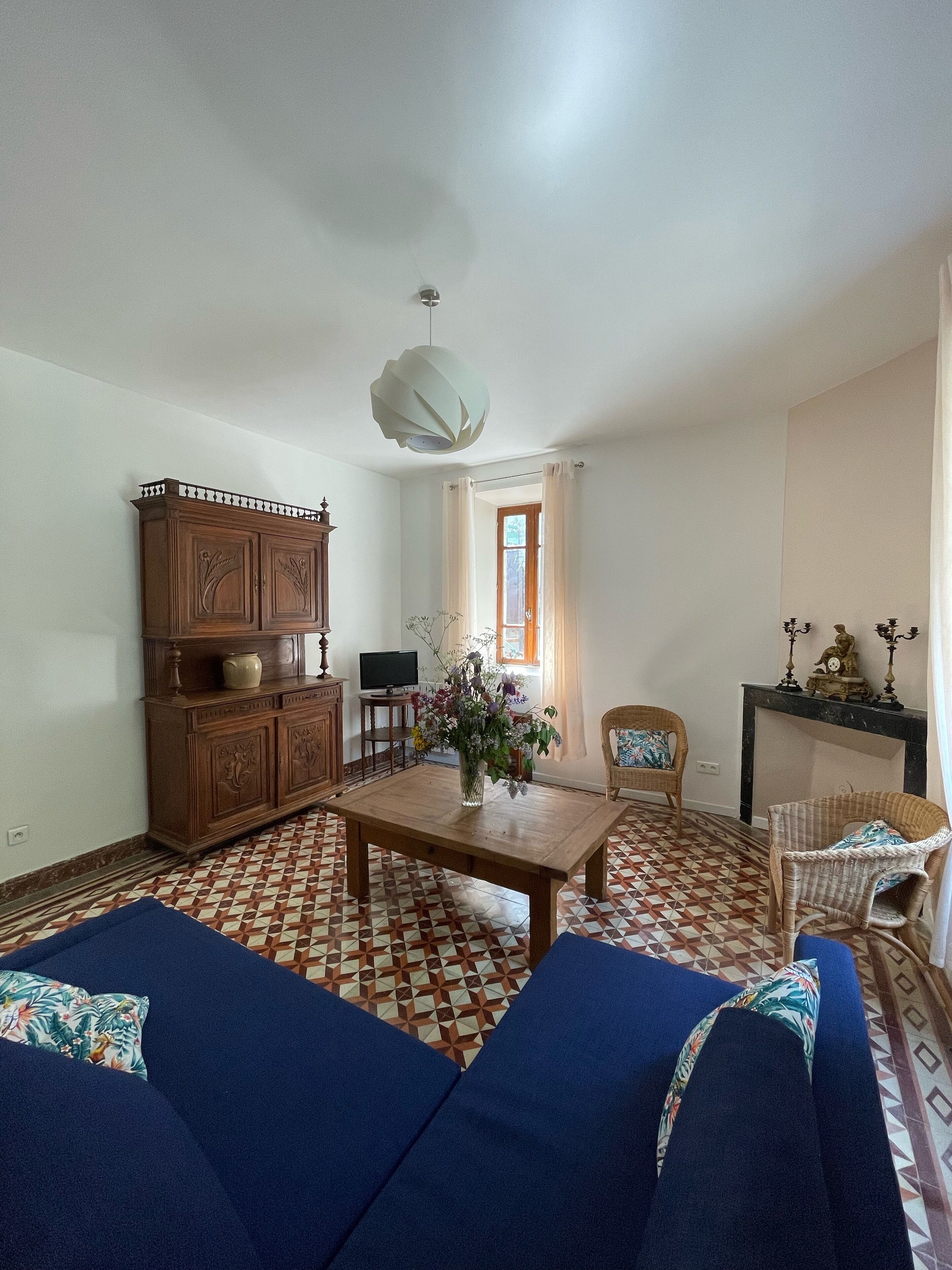 Family house with swimming pool, terrace and balcony