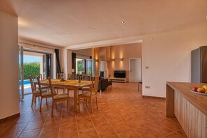 Dining - Modern villas with pool and great sea views, best amenities. (Crni/Labin)