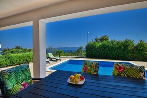 Pool - Modern villas with pool and great sea views, best amenities. (Crni/Labin)