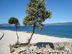 Beach nearby - Modern villas with pool and great sea views, best amenities. (Crni/Labin)
