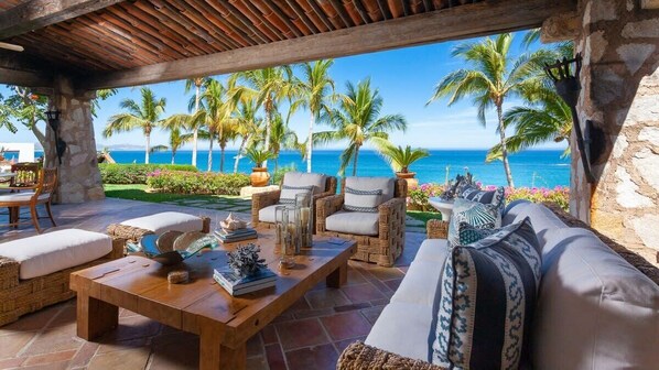 Terrace/patio - Beachfront Paradise! Please see instructions below prior to booking! (San Jose del Cabo)