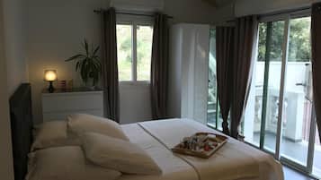 2 slaapkamers, een strijkplank/strijkijzer, reisbedje, wifi