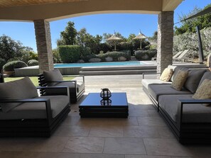 Outdoor pool, a heated pool - 4* architect's villa, contemporary, air-conditioned with heated swimming pool (Zonza)
