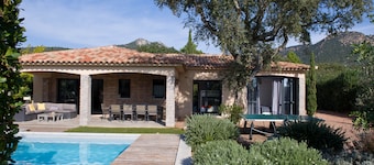 4* architect's villa, contemporary, air-conditioned with heated swimming pool