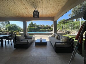 Outdoor pool, a heated pool - 4* architect's villa, contemporary, air-conditioned with heated swimming pool (Zonza)