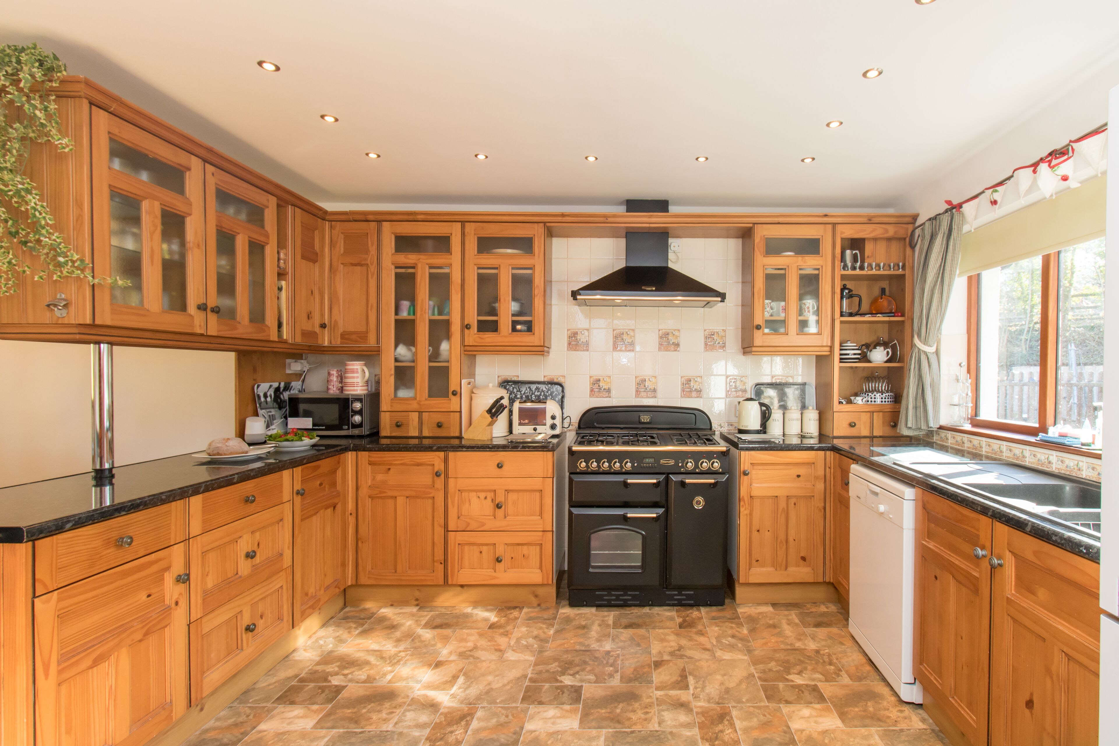 Visit Britain Gold standard cottage - stunning, spacious and stylish. WiFi