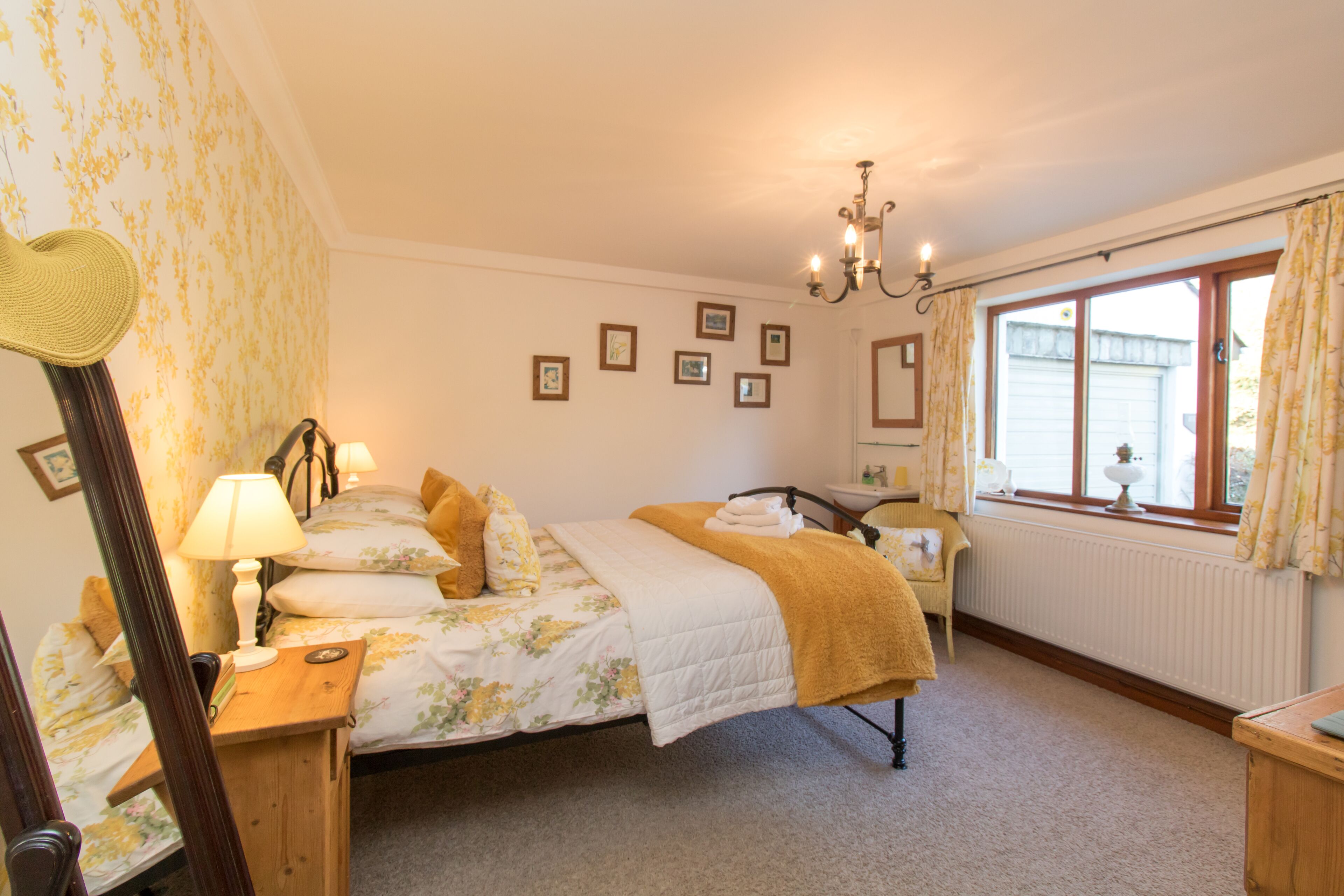 Visit Britain Gold standard cottage - stunning, spacious and stylish. WiFi