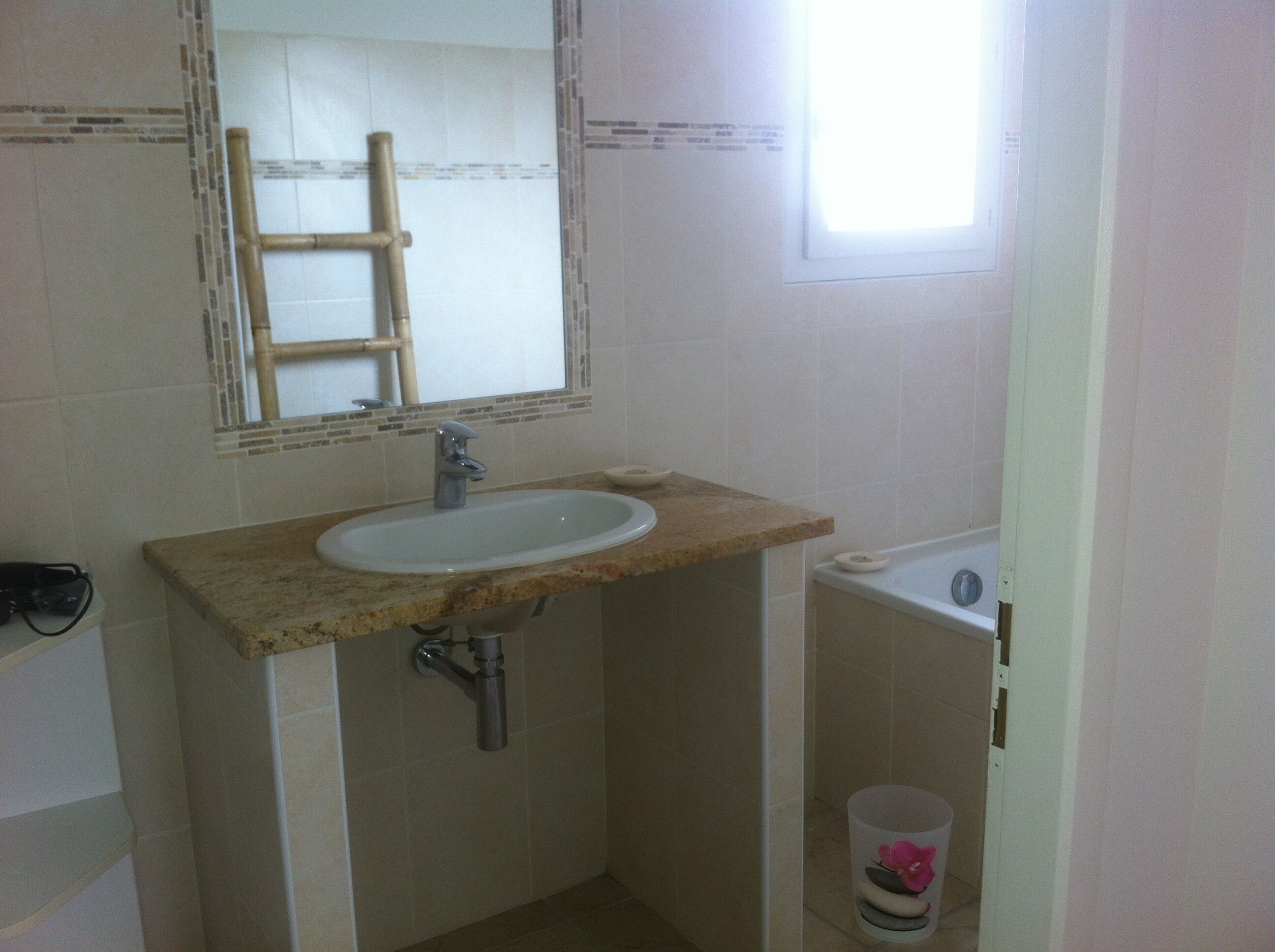 Jolie Villa for 6 guests near to the sea and the mountain.