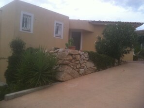 Exterior - Jolie Villa for 6 guests near to the sea and the mountain. (Afa)