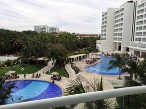 A heated pool - Beachfront Condo Villa Magna Great View 3rd Floor (Nuevo vallarta)