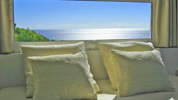 2 chambres, coffres-forts dans les chambres, fer et planche Ă repasser