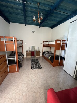 2 Schlafzimmer, Bügeleisen/Bügelbrett, Bettwäsche