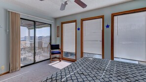 2 bedrooms, free WiFi, bed sheets - SALE!-2bd/2bth,waterfront,amazing pool on point,hot tub,gated community (Four Seasons)